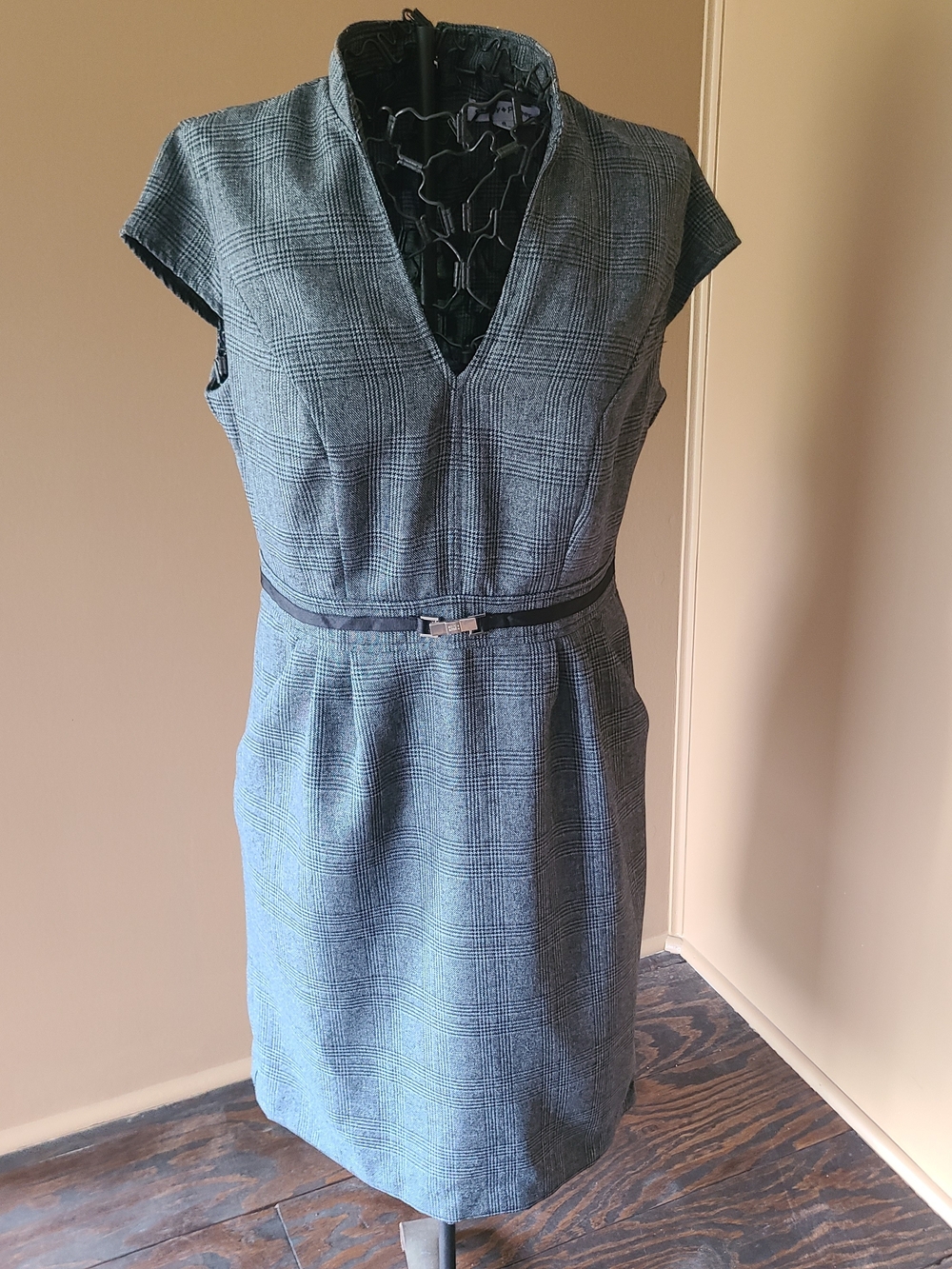 Shelby & Palmer Gray Plaid V-Neck Cap-Sleeve Midi Dress